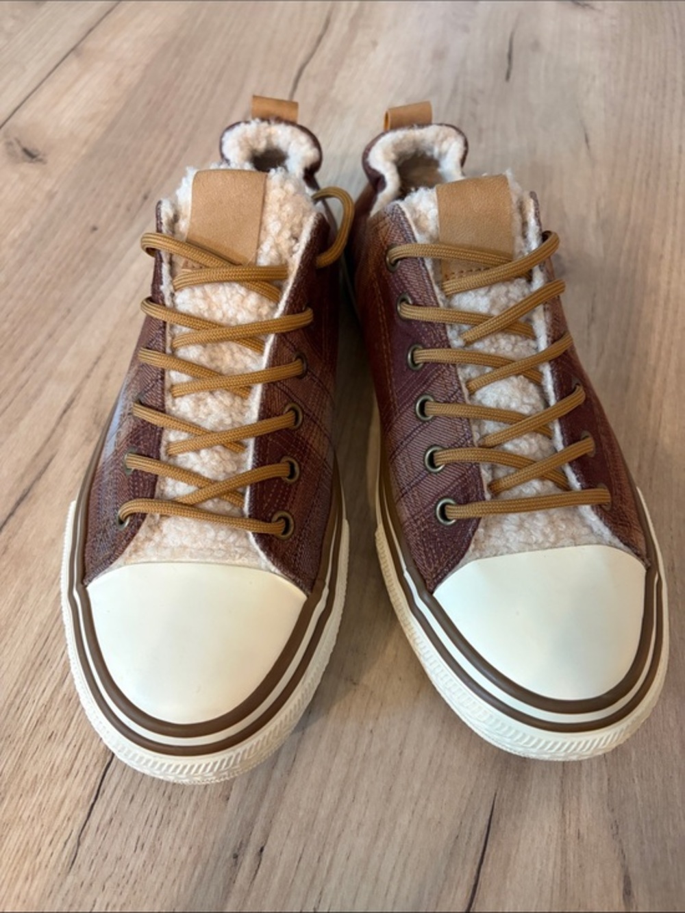 VERY G SOLI PLAID SHERPA LINED SNEAKERS BROWN TAN COZY WOMEN SIZE 11
